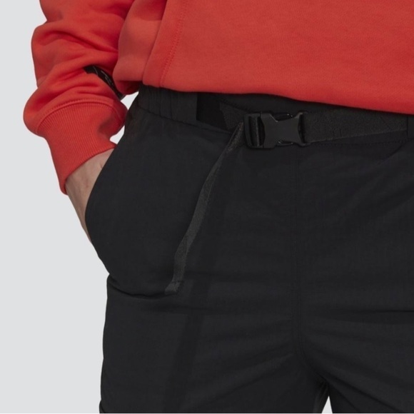 NWT Adidas Women’s Belted Waist Cargo Pants in Black - Picture 3 of 10